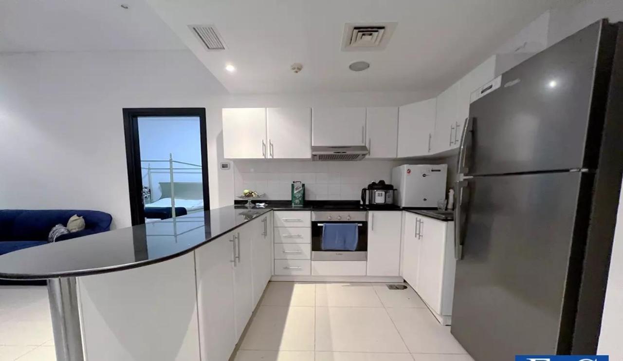 Entire Apartment - Marina - Spacious And Perfect Location Dubai Exterior photo